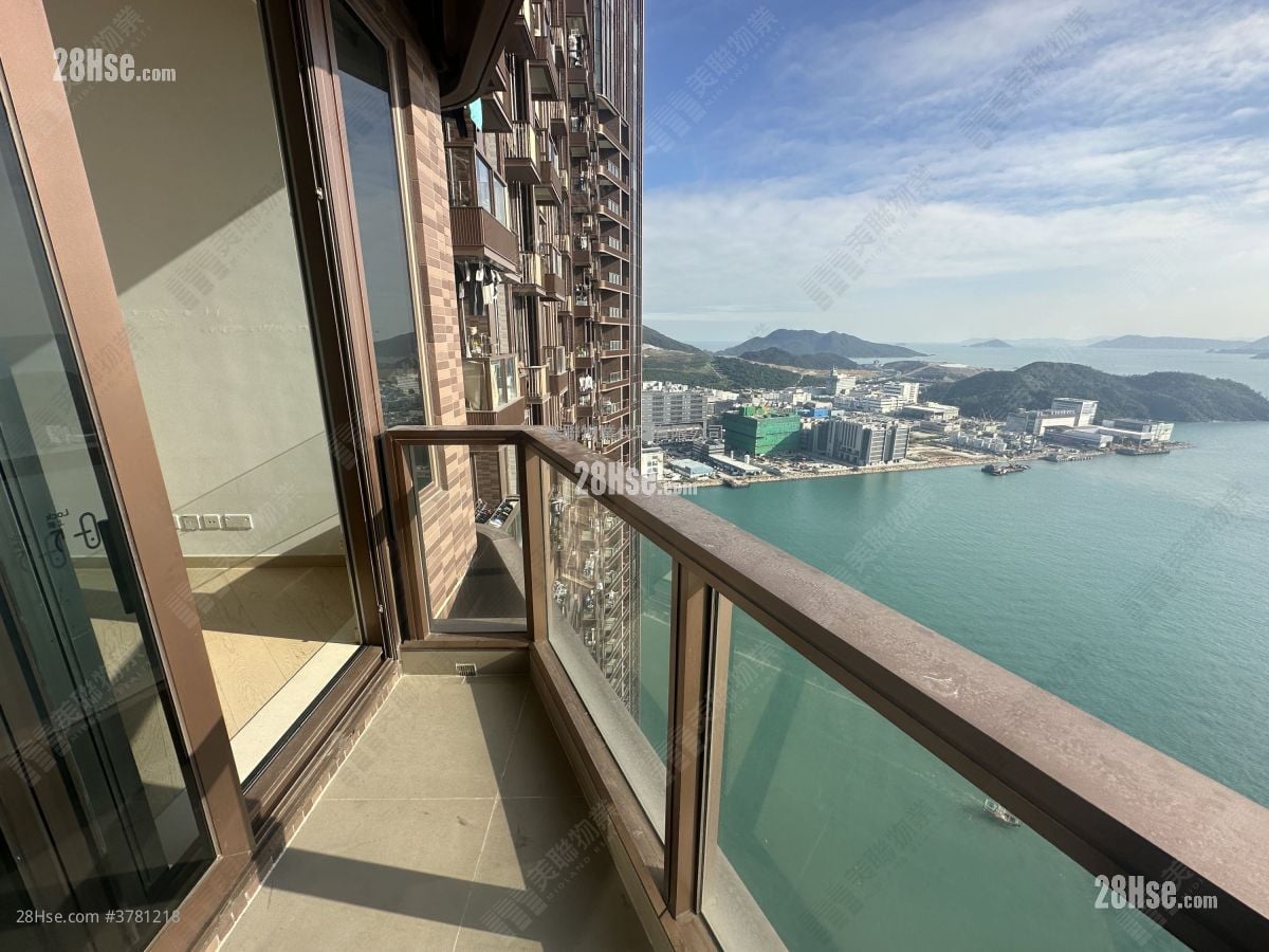 LP10 售盘 5+ 房 , 3 浴室 1,203 平方尺