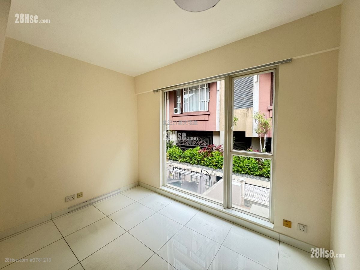 The Beverly Hills Rental 5+ Bedrooms , 2 Bathrooms 1,606 ft²