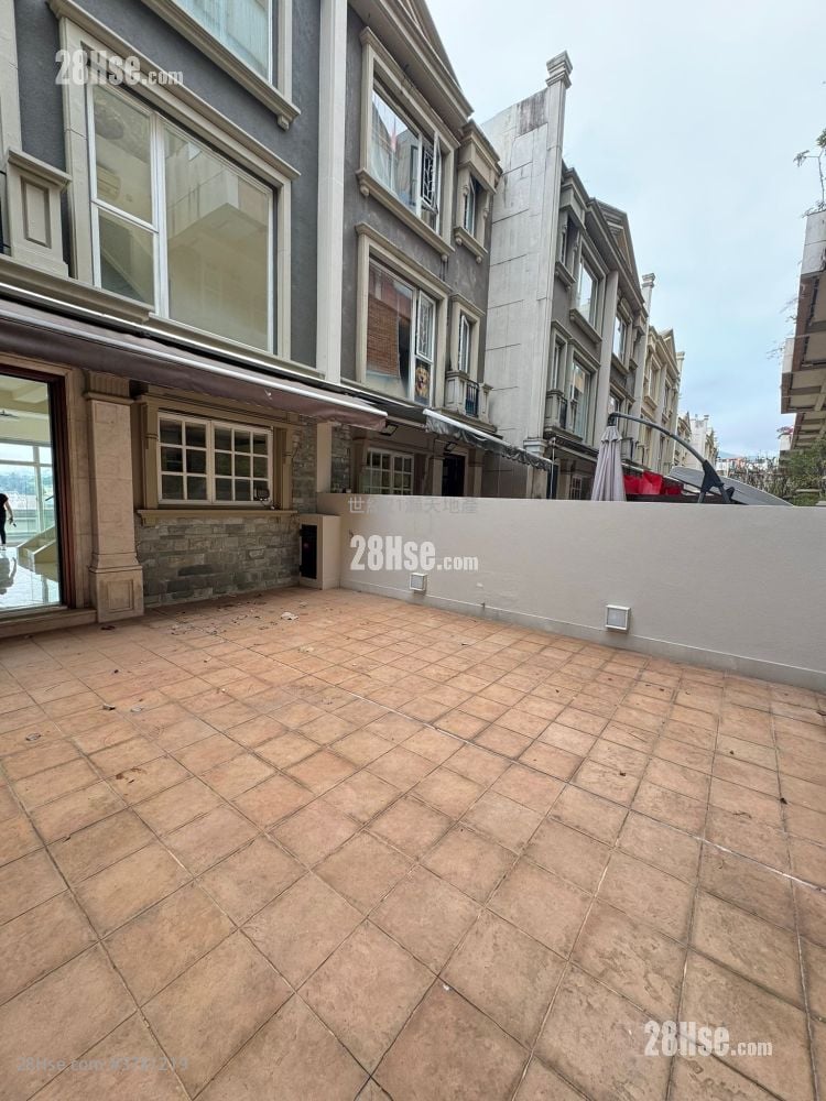 The Beverly Hills Rental 5+ Bedrooms , 2 Bathrooms 1,606 ft²