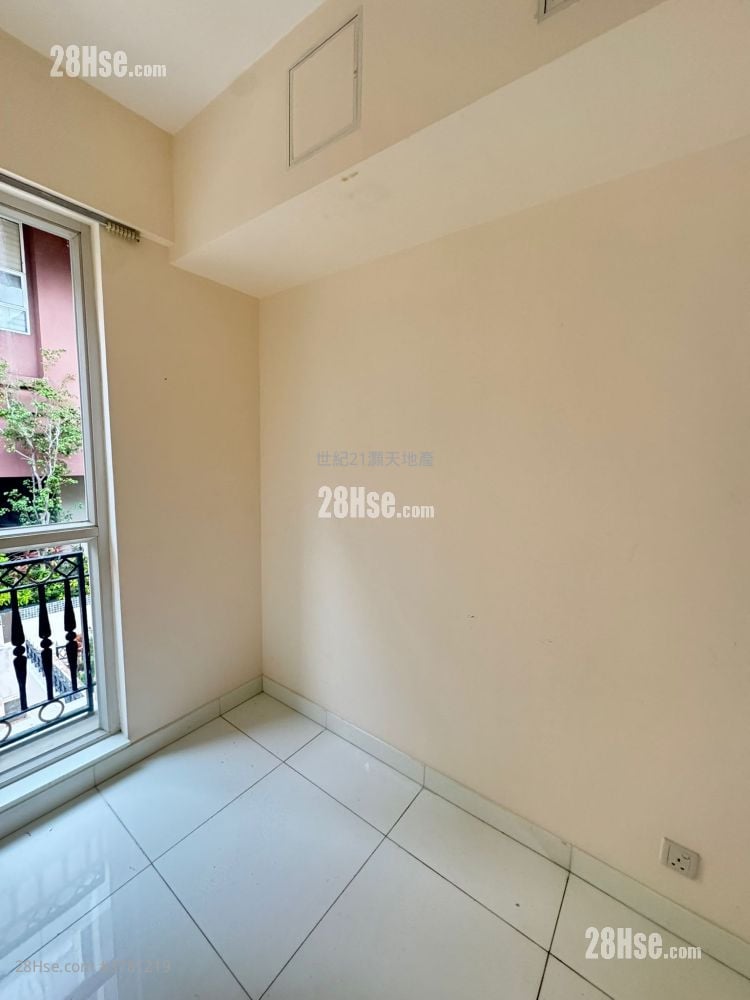 The Beverly Hills Rental 5+ Bedrooms , 2 Bathrooms 1,606 ft²