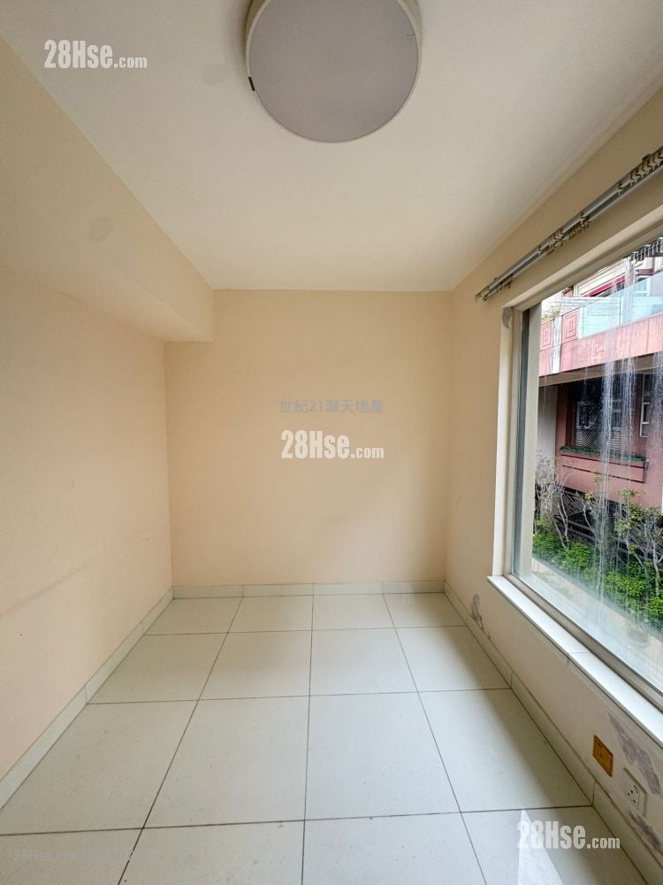 The Beverly Hills Rental 5+ Bedrooms , 2 Bathrooms 1,606 ft²