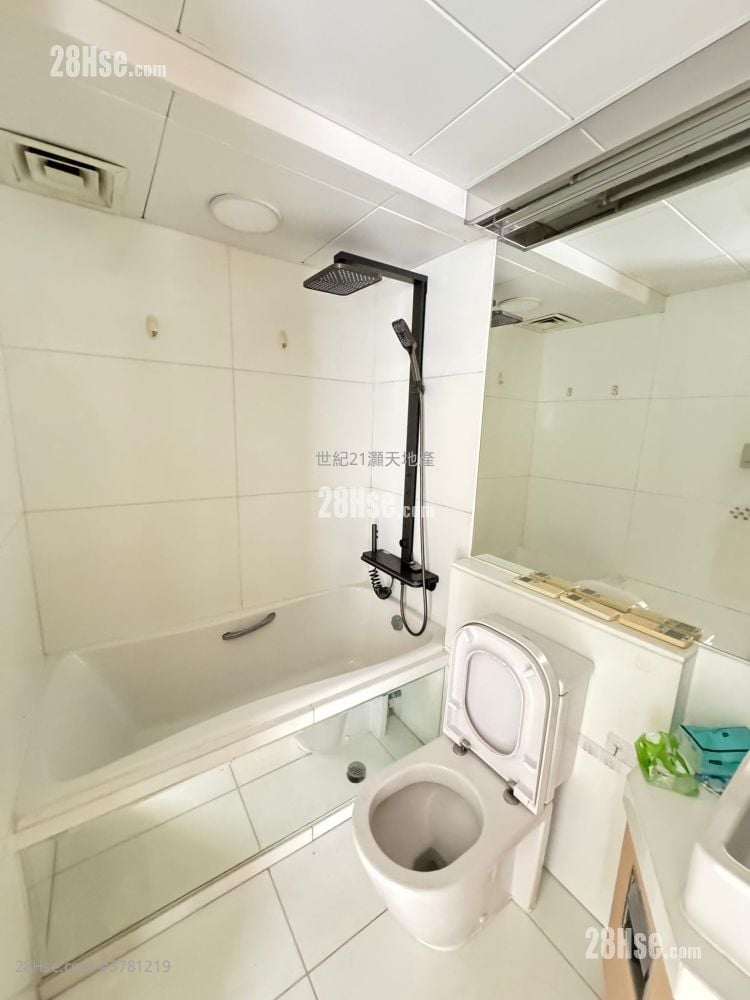 The Beverly Hills Rental 5+ Bedrooms , 2 Bathrooms 1,606 ft²