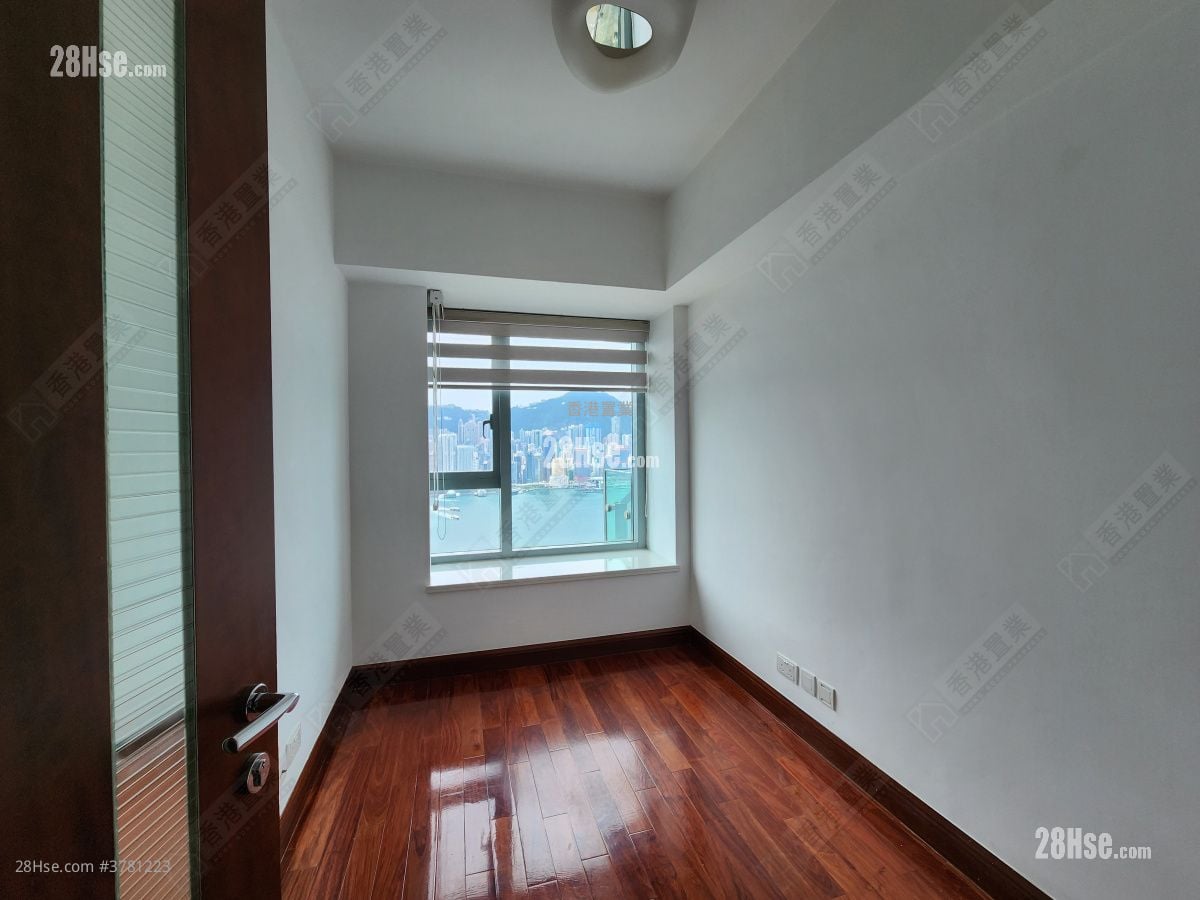 The Harbourside Sell 3 Bedrooms , 2 Bathrooms 1,059 ft²