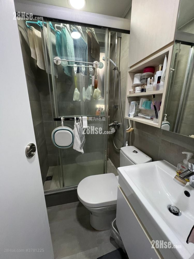 Hong Lam Court Sell 3 Bedrooms , 1 Bathroom 554 ft²