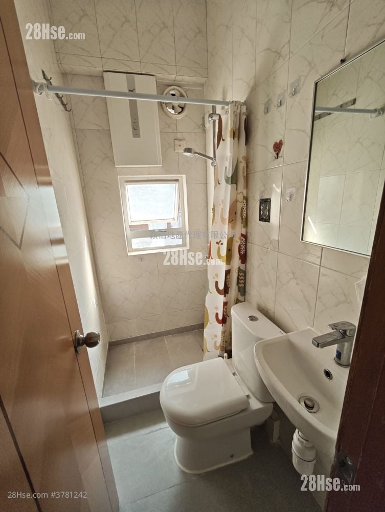 Sai Wan Building Sell 1 Bedroom 268 ft²