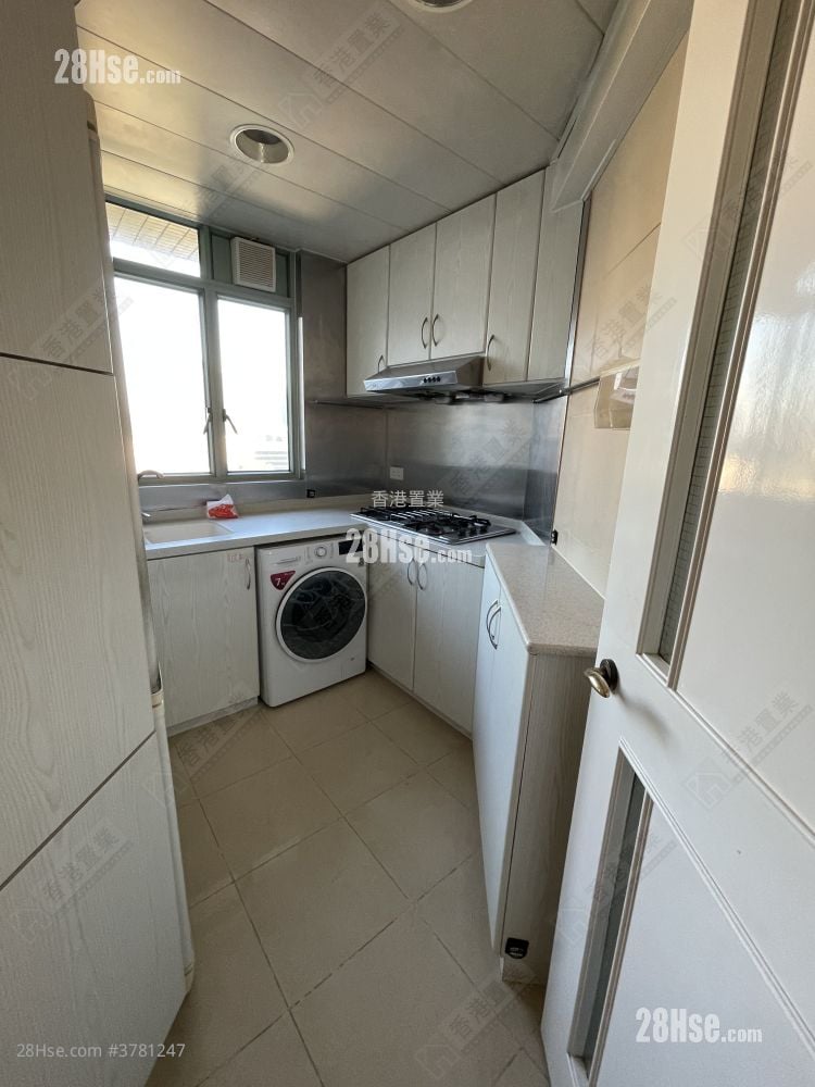 The Victoria Towers Rental 3 Bedrooms , 2 Bathrooms 804 ft²