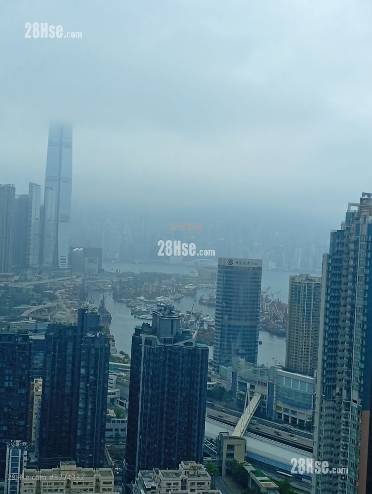 有雾时，清楚见到港岛嘅雾线