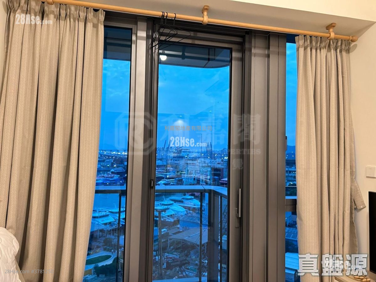 维港滙 售盘 2 房 448 平方尺