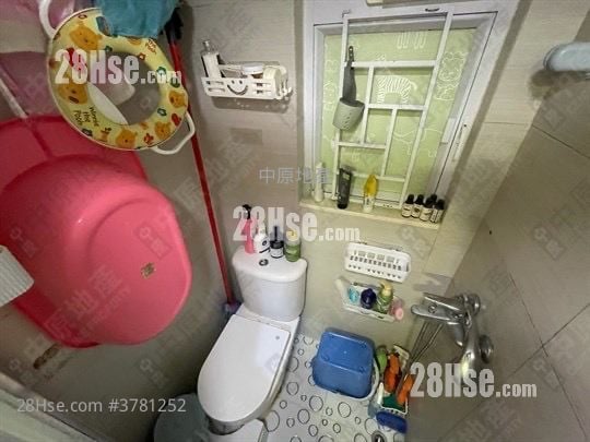 Tin Lai Court Sell Studio 213 ft²