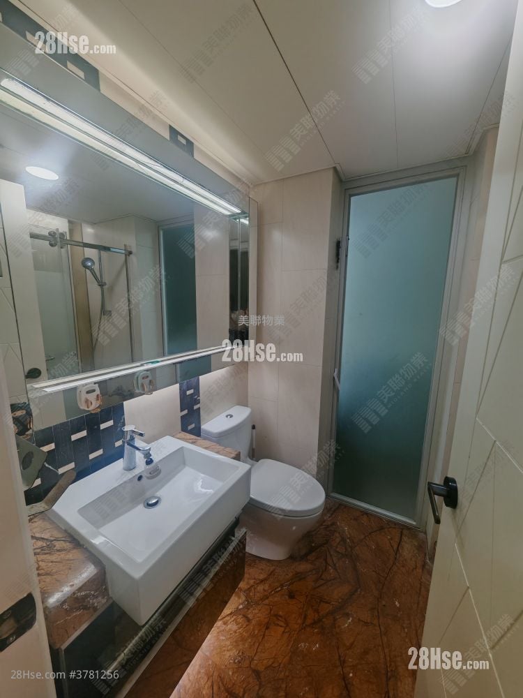 名城 售盘 4 房 , 3 浴室 958 平方尺