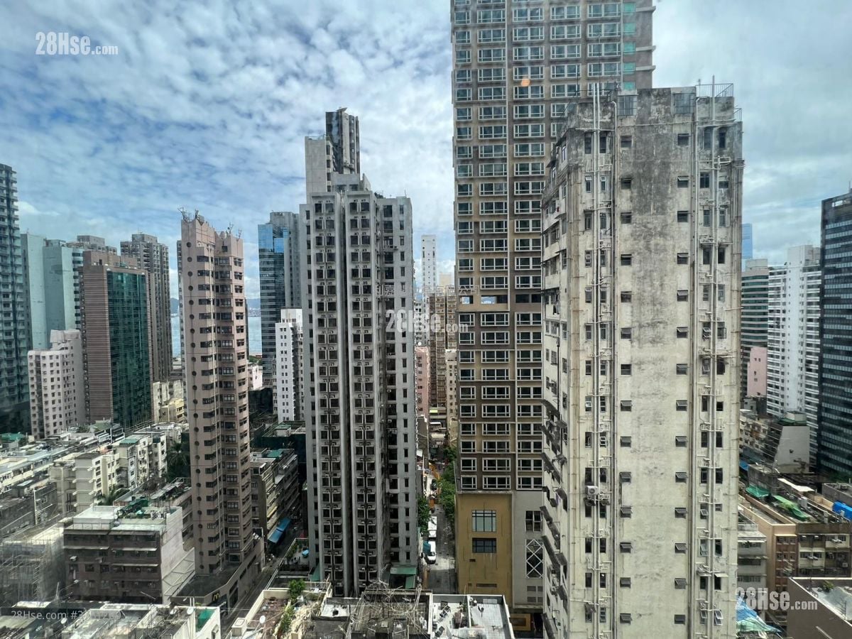 Island Crest Sell 3 Bedrooms , 2 Bathrooms 879 ft²