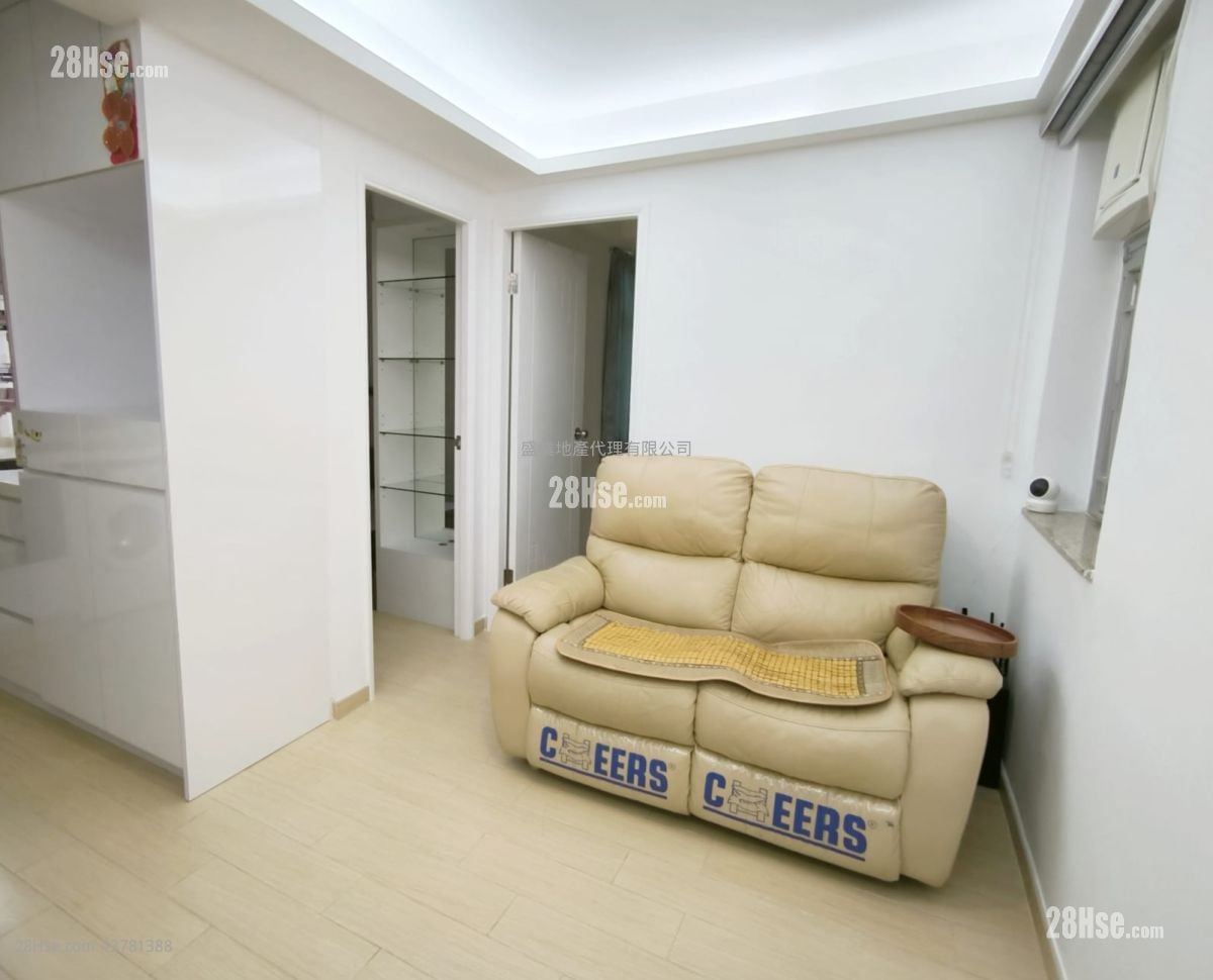 Tsuen Wan Centre Rental 2 Bedrooms , 1 Bathroom 329 ft²