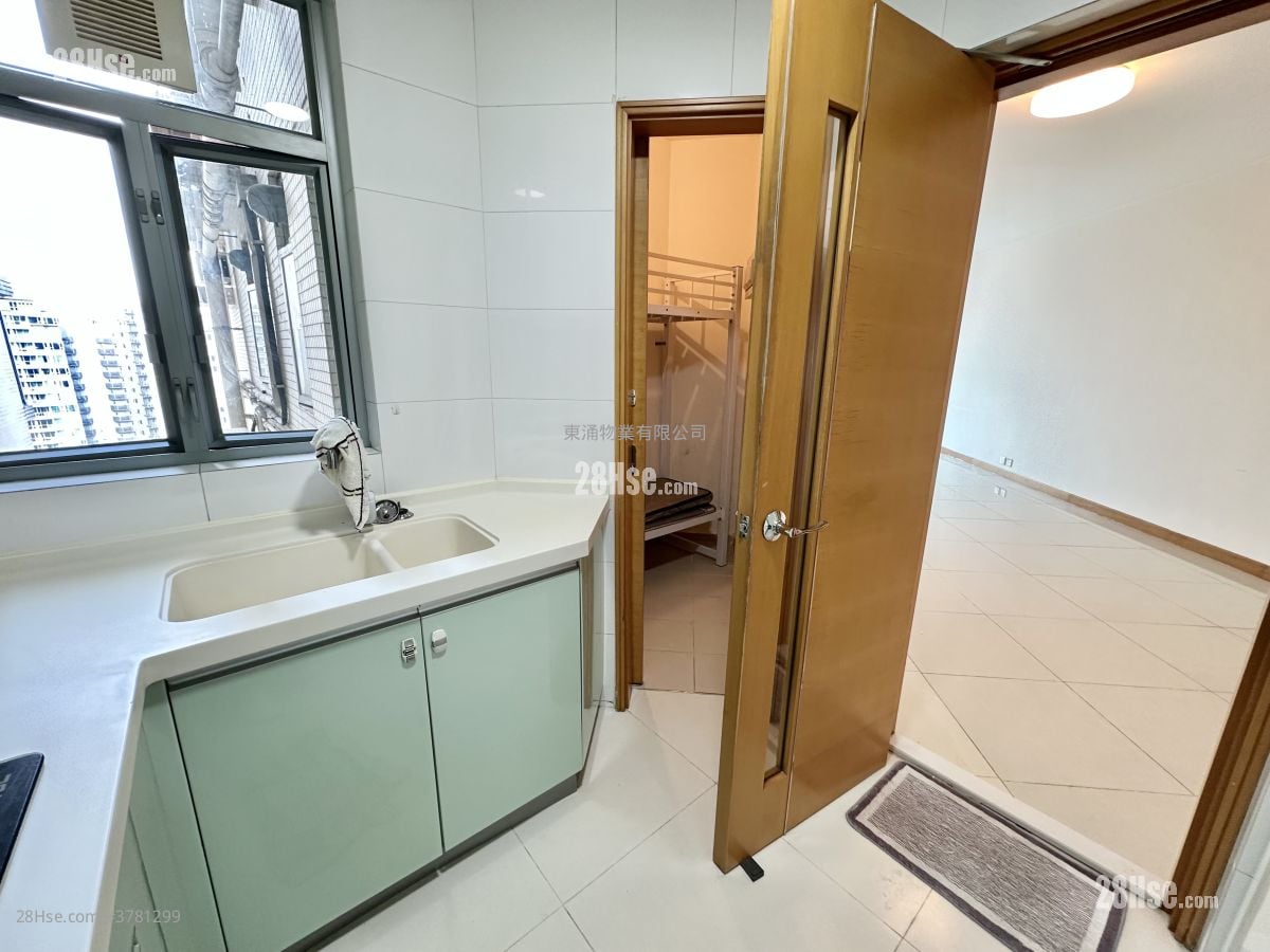 Coastal Skyline Rental 3 Bedrooms , 2 Bathrooms 883 ft²