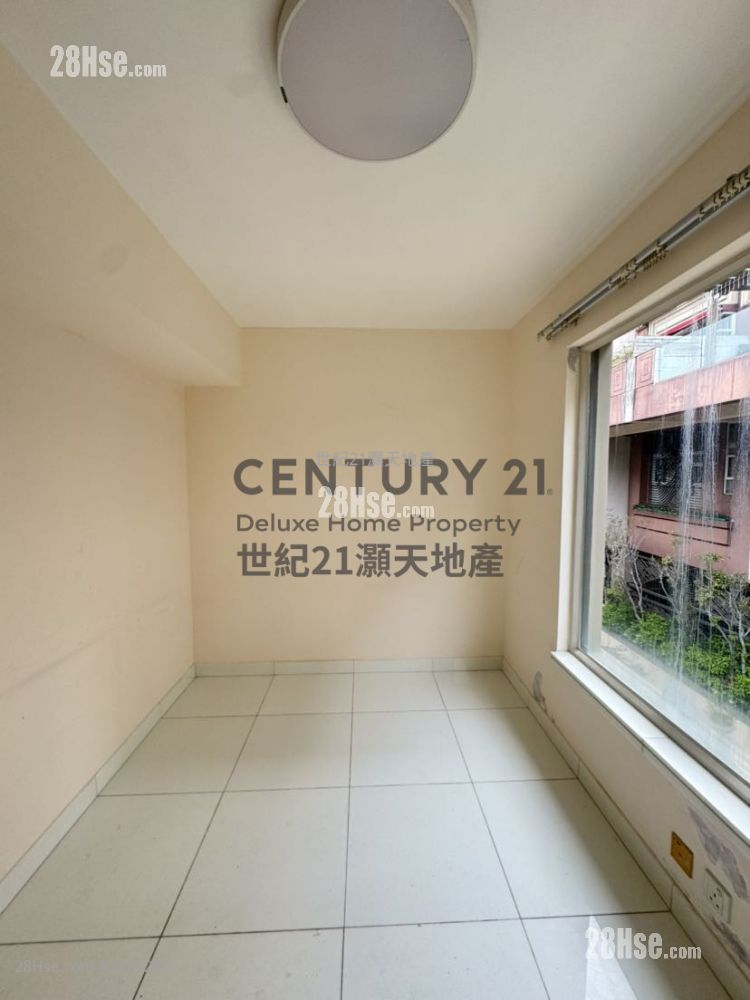 The Beverly Hills Rental 5+ Bedrooms , 2 Bathrooms 1,606 ft²