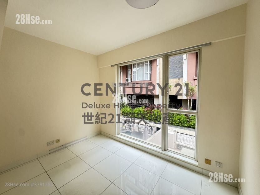 The Beverly Hills Rental 5+ Bedrooms , 2 Bathrooms 1,606 ft²