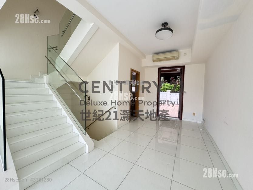 The Beverly Hills Rental 5+ Bedrooms , 2 Bathrooms 1,606 ft²