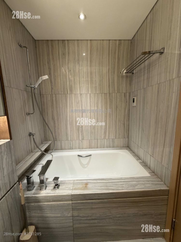 The Visionary Sell 4 Bedrooms 1,975 ft²