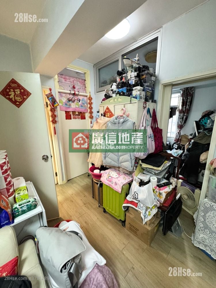 Fook Hong Mansion Sell 3 Bedrooms , 1 Bathroom 388 ft²