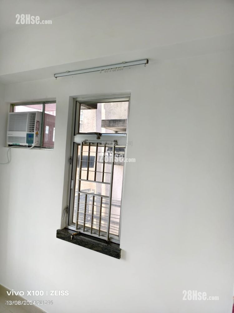 Sheung Shui Centre Rental 2 Bedrooms , 1 Bathroom 351 ft²