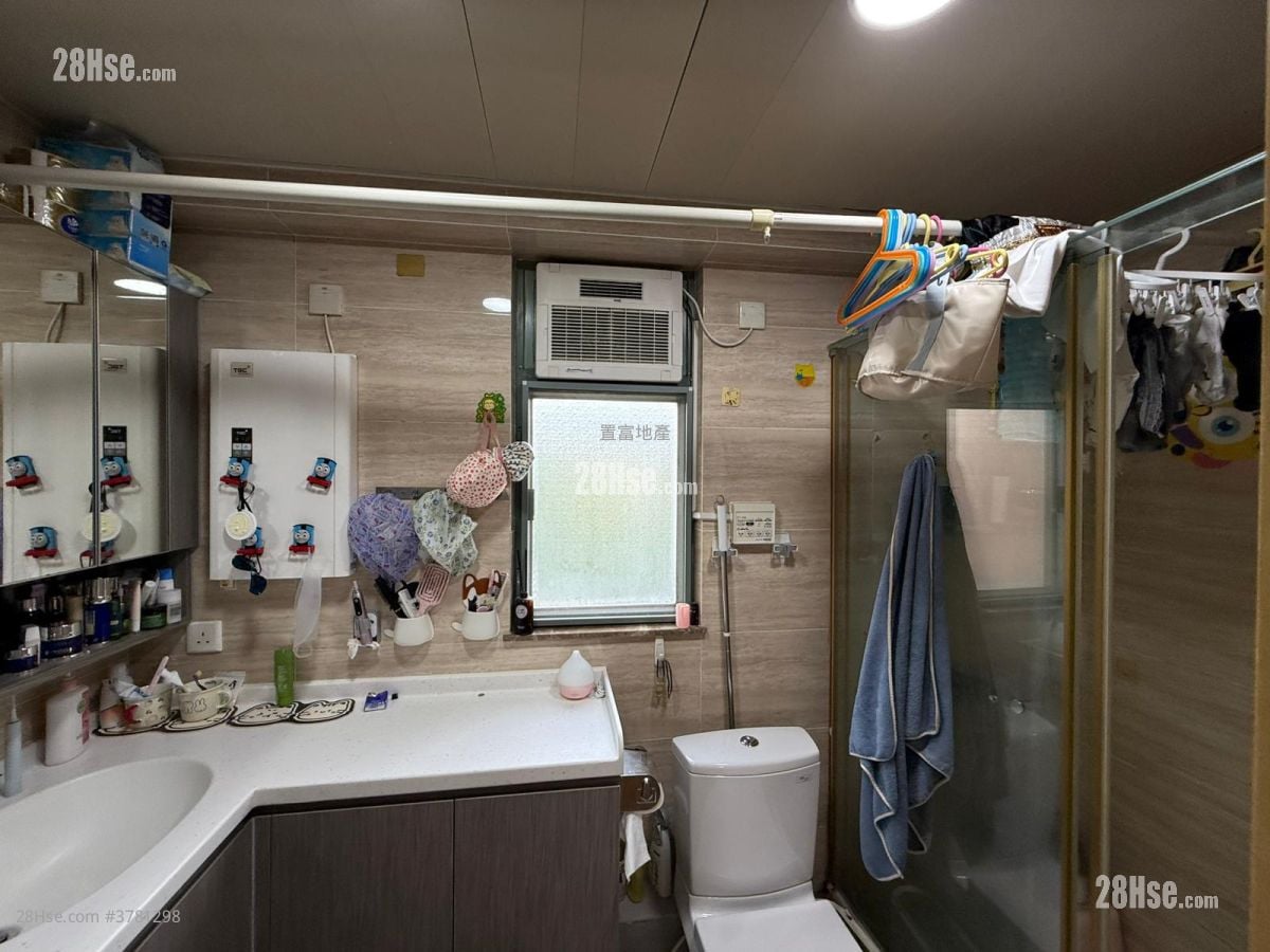 Sea Crest Villa Sell 3 Bedrooms , 2 Bathrooms 632 ft²