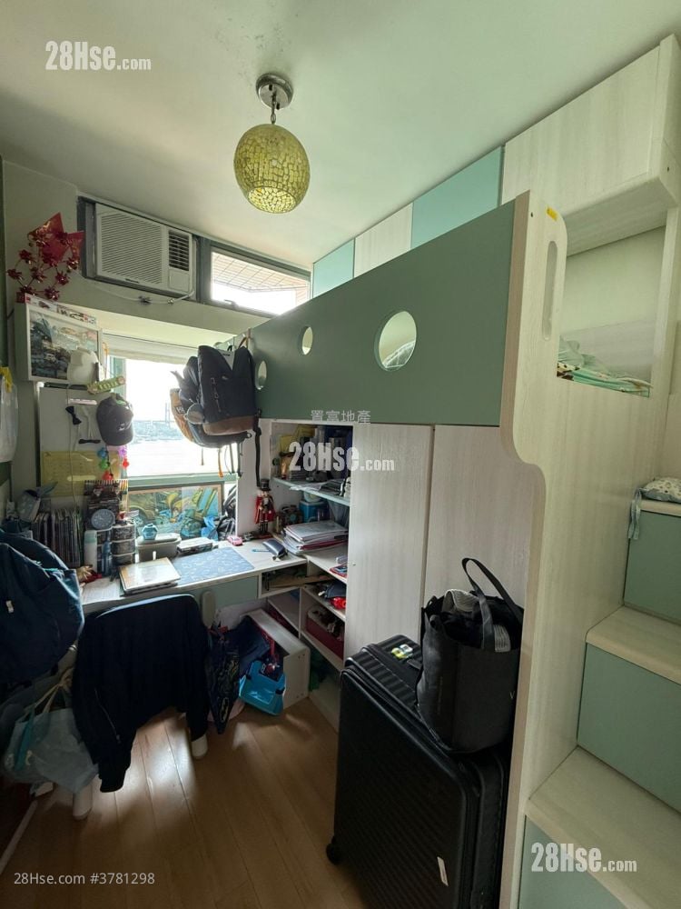 Sea Crest Villa Sell 3 Bedrooms , 2 Bathrooms 632 ft²