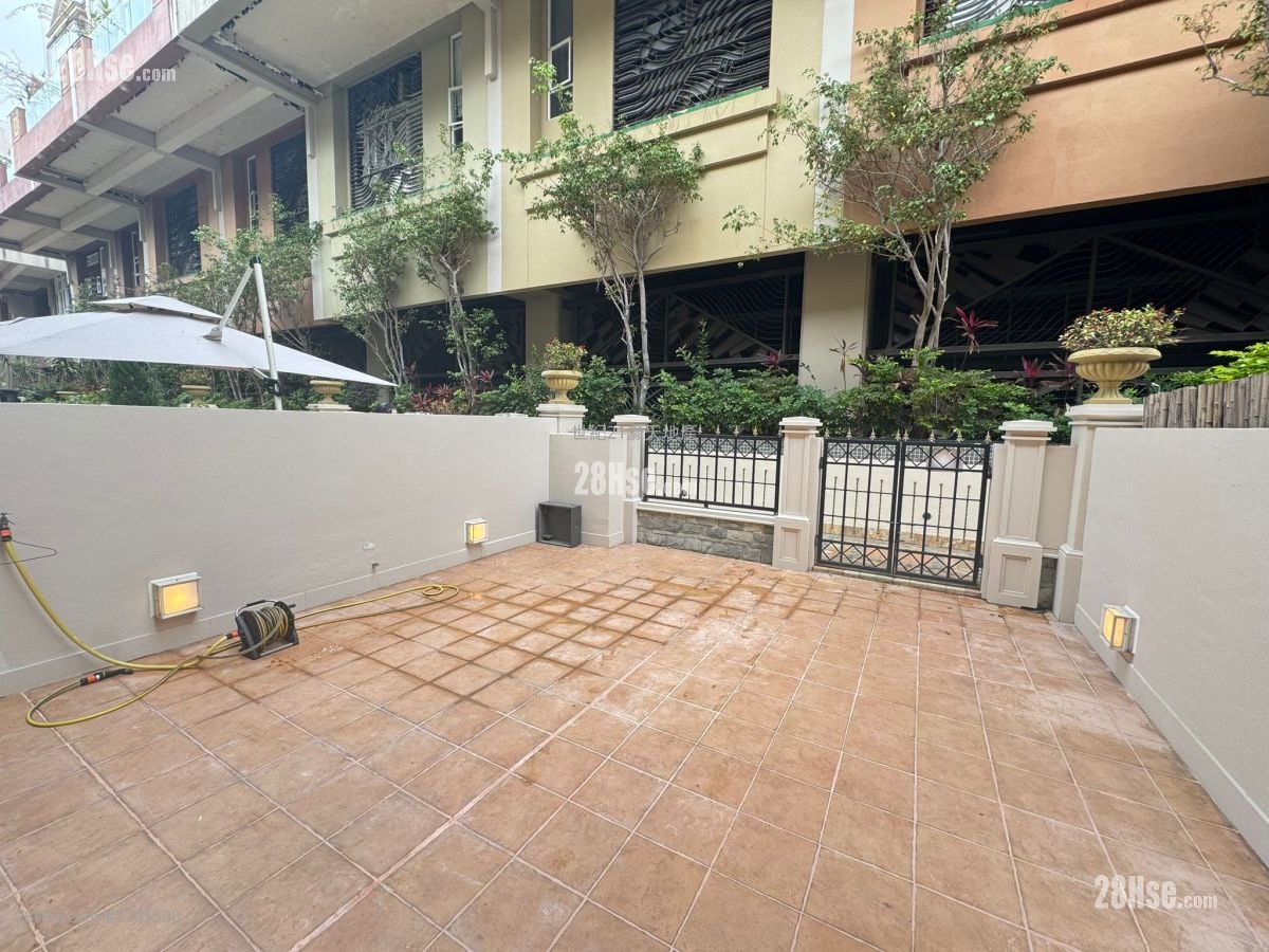 The Beverly Hills Rental 5+ Bedrooms , 2 Bathrooms 1,606 ft²