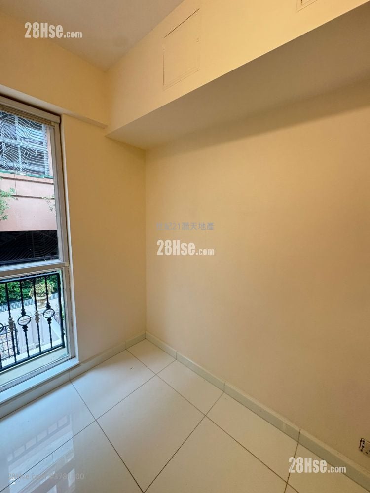 The Beverly Hills Rental 5+ Bedrooms , 2 Bathrooms 1,606 ft²