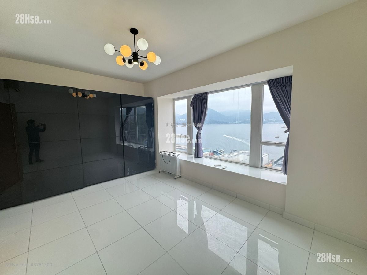 The Beverly Hills Rental 5+ Bedrooms , 2 Bathrooms 1,606 ft²