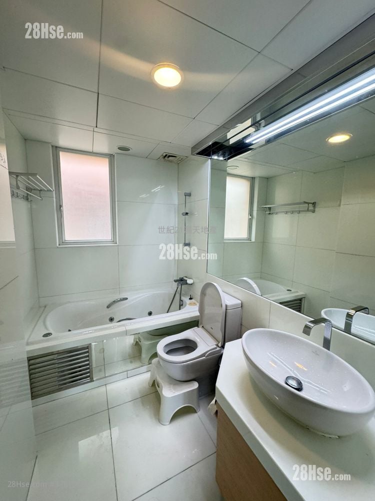 The Beverly Hills Rental 5+ Bedrooms , 2 Bathrooms 1,606 ft²