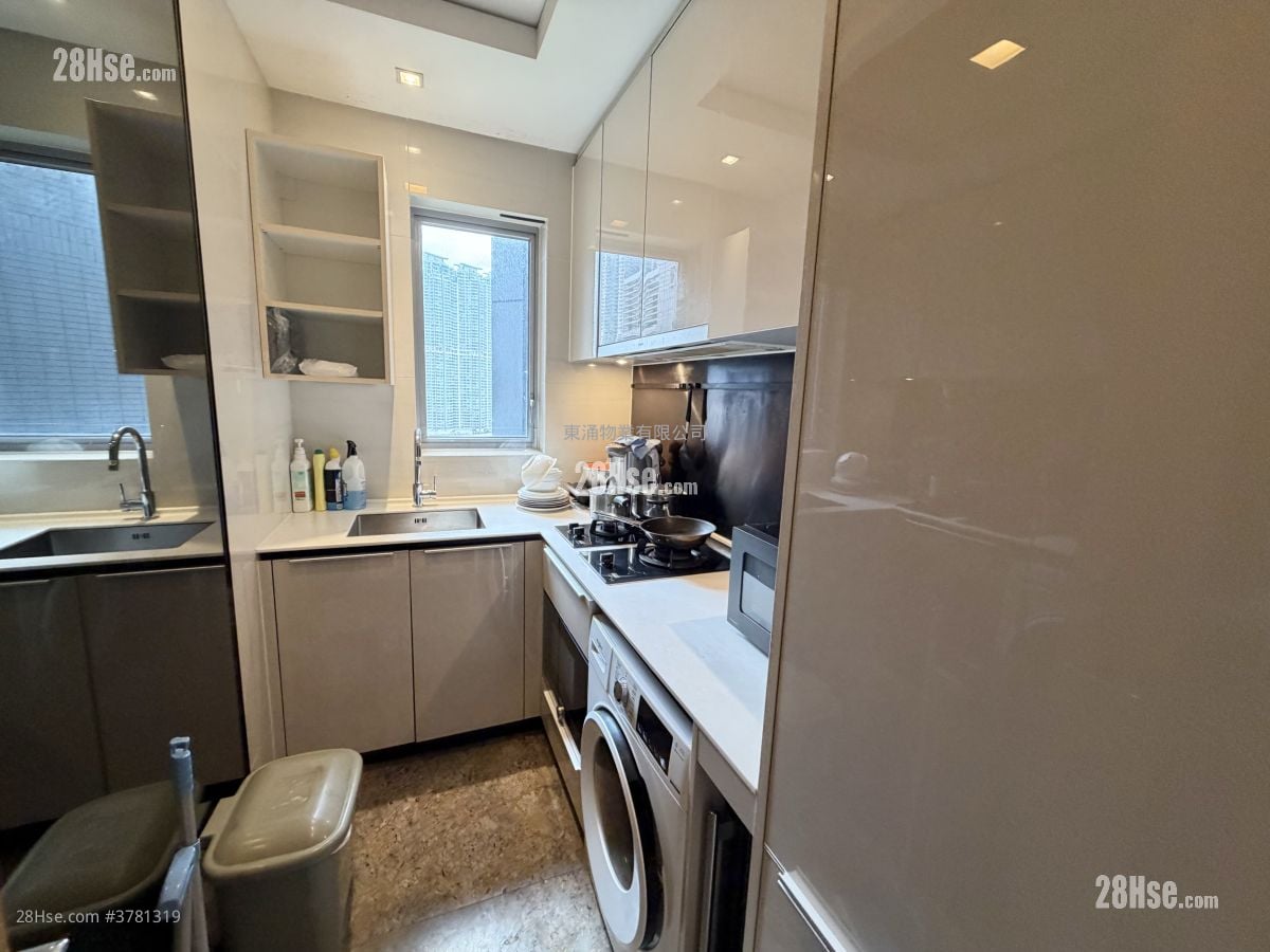 Century Link Rental 3 Bedrooms , 2 Bathrooms 645 ft²