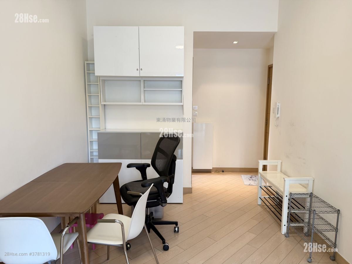 Century Link Rental 3 Bedrooms , 2 Bathrooms 645 ft²