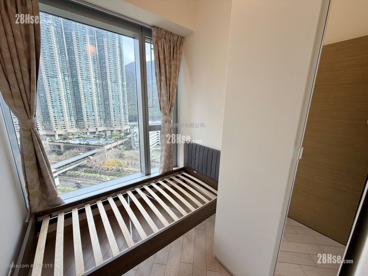 Century Link Rental 3 Bedrooms , 2 Bathrooms 645 ft²