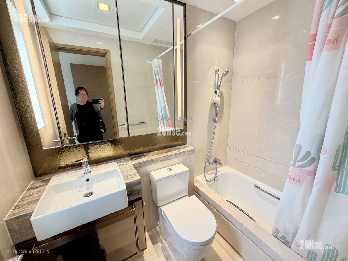 Century Link Rental 3 Bedrooms , 2 Bathrooms 645 ft²