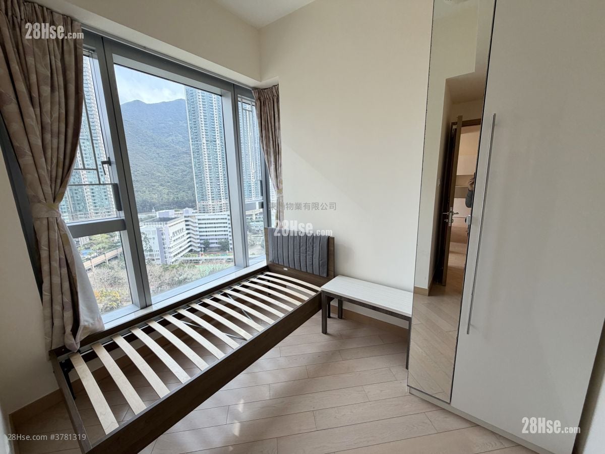 Century Link Rental 3 Bedrooms , 2 Bathrooms 645 ft²