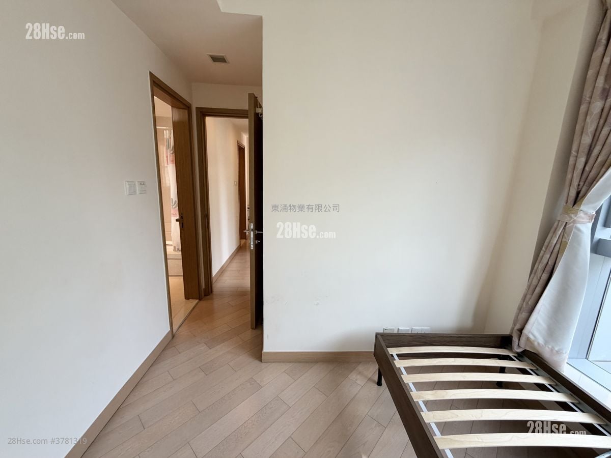 Century Link Rental 3 Bedrooms , 2 Bathrooms 645 ft²