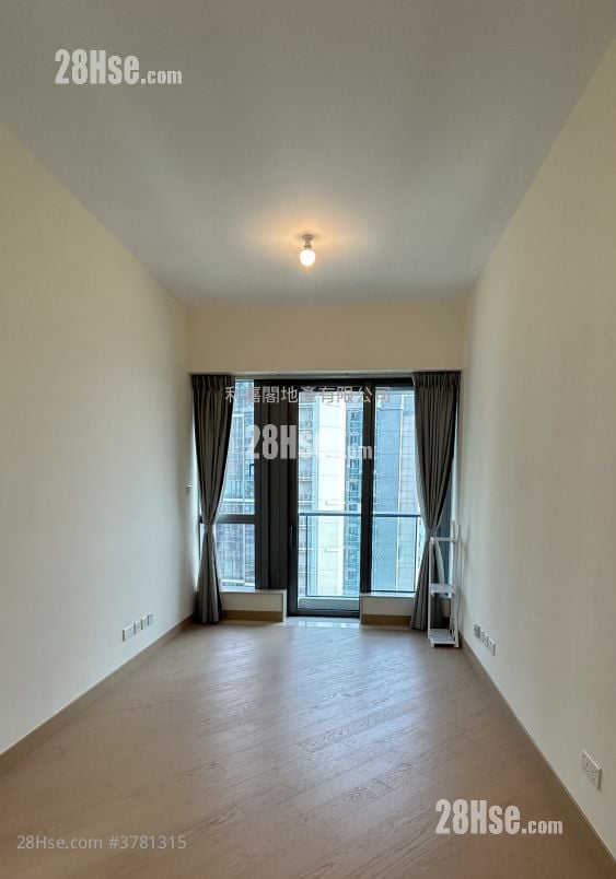 Grand Victoria Rental 2 Bedrooms , 1 Bathroom 532 ft²