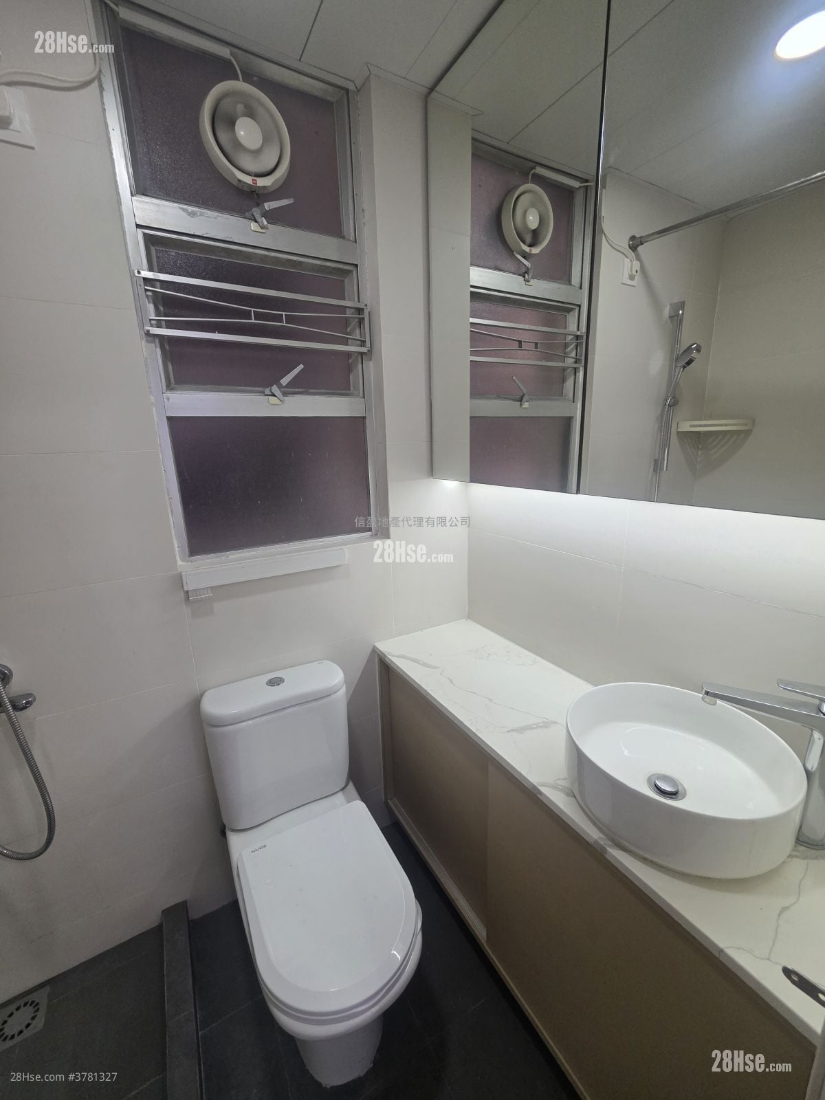 Marble Court Sell 2 Bedrooms , 1 Bathroom 294 ft²