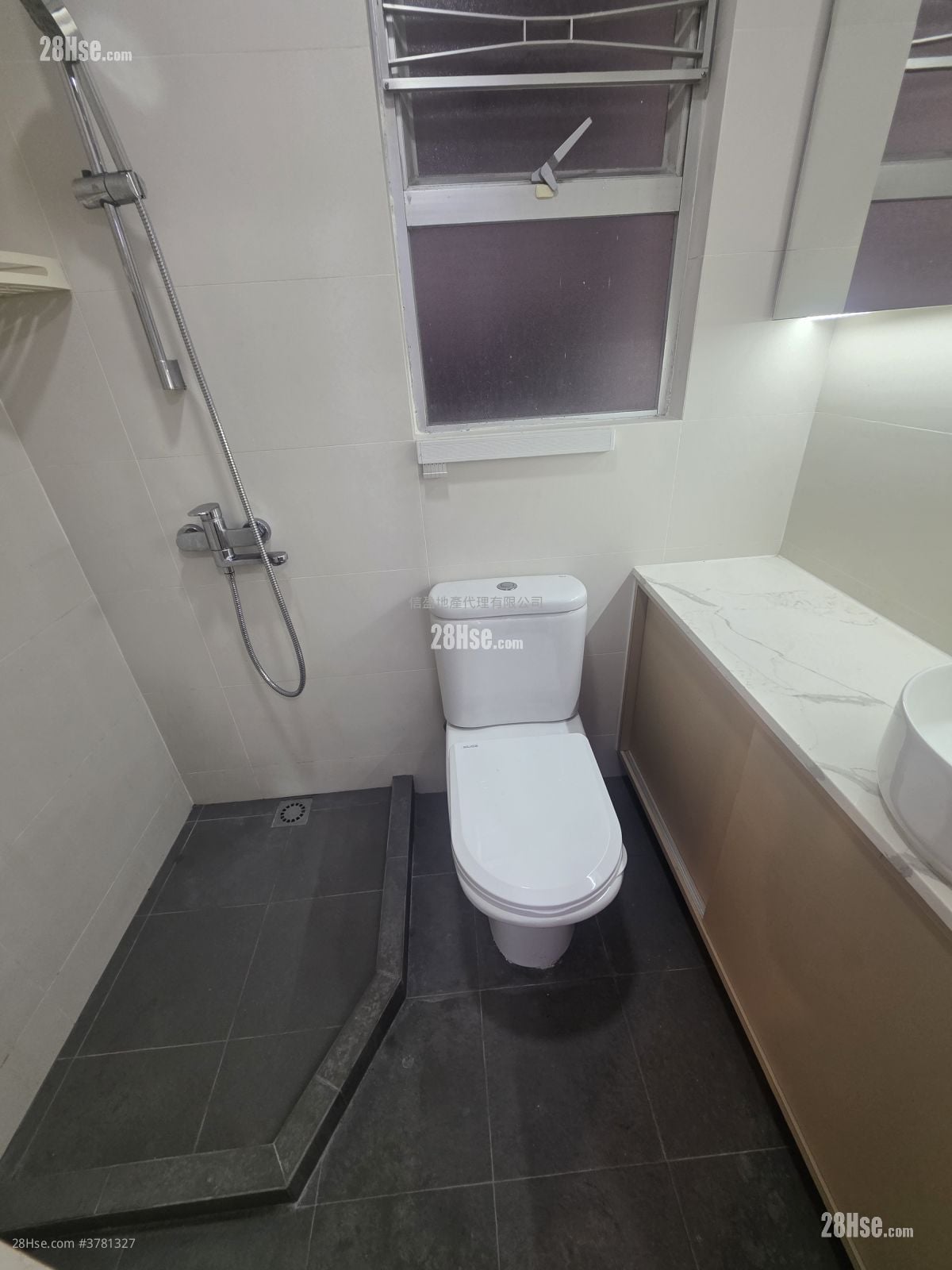 Marble Court Sell 2 Bedrooms , 1 Bathroom 294 ft²