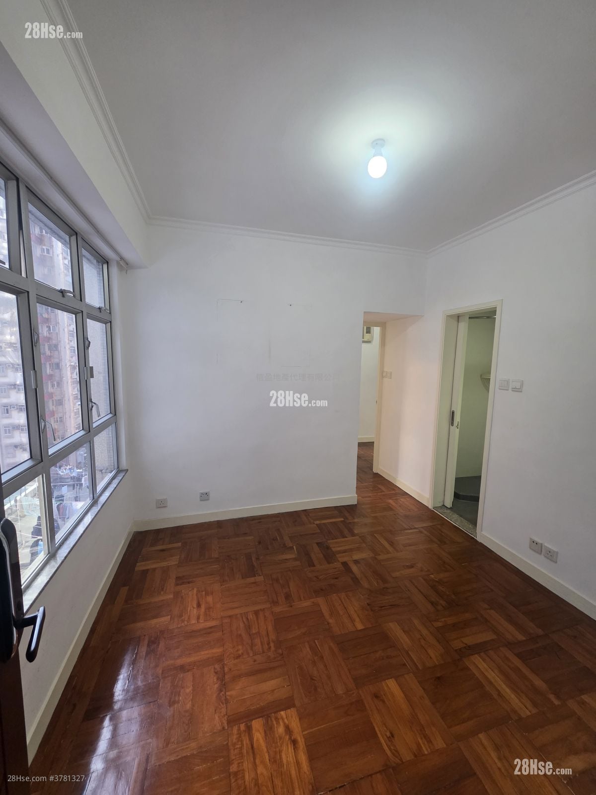 Marble Court Sell 2 Bedrooms , 1 Bathroom 294 ft²