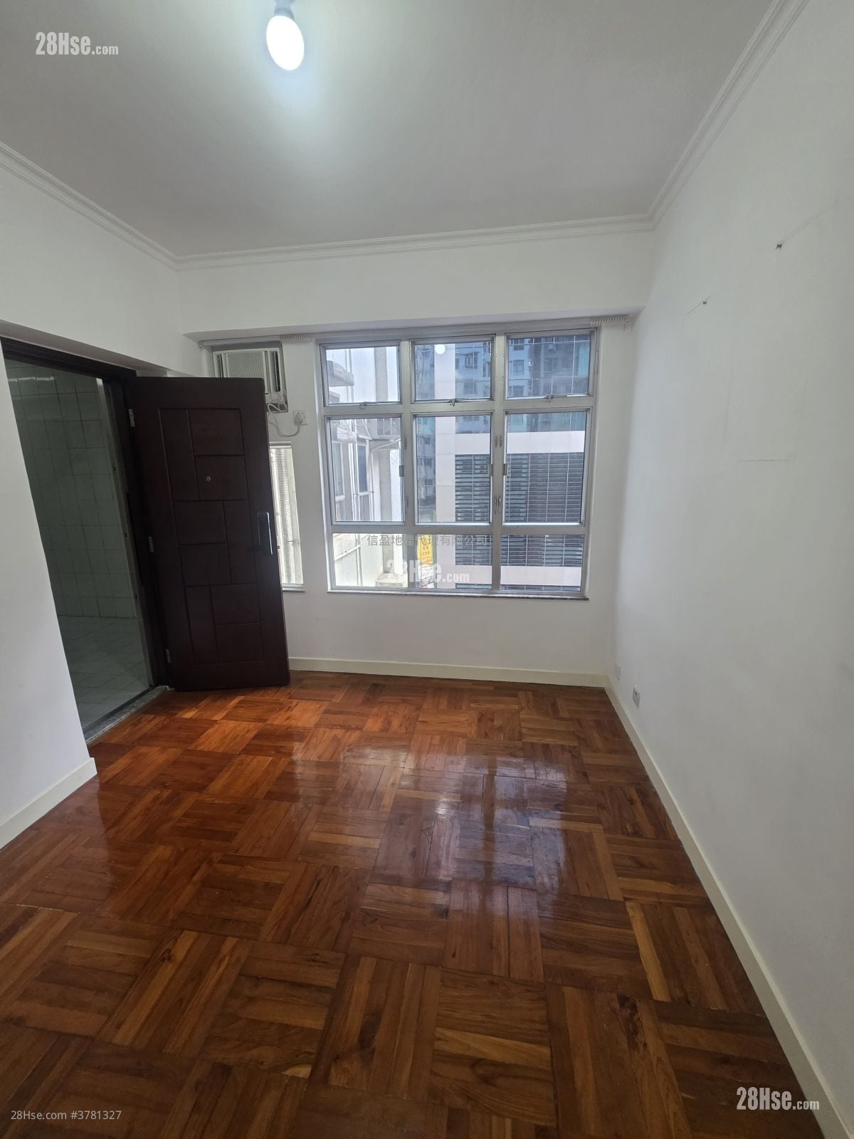 Marble Court Sell 2 Bedrooms , 1 Bathroom 294 ft²