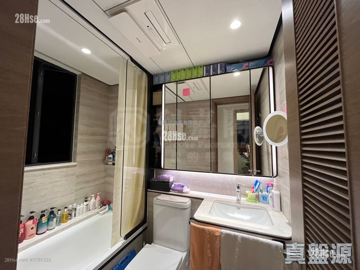 High Park Rental 423 ft²