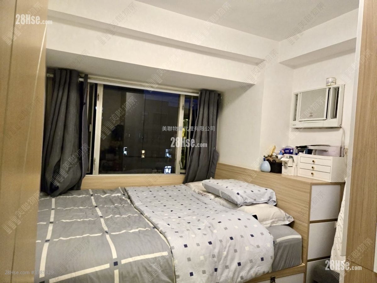 Hilton Plaza Sell 2 Bedrooms , 1 Bathroom 274 ft²