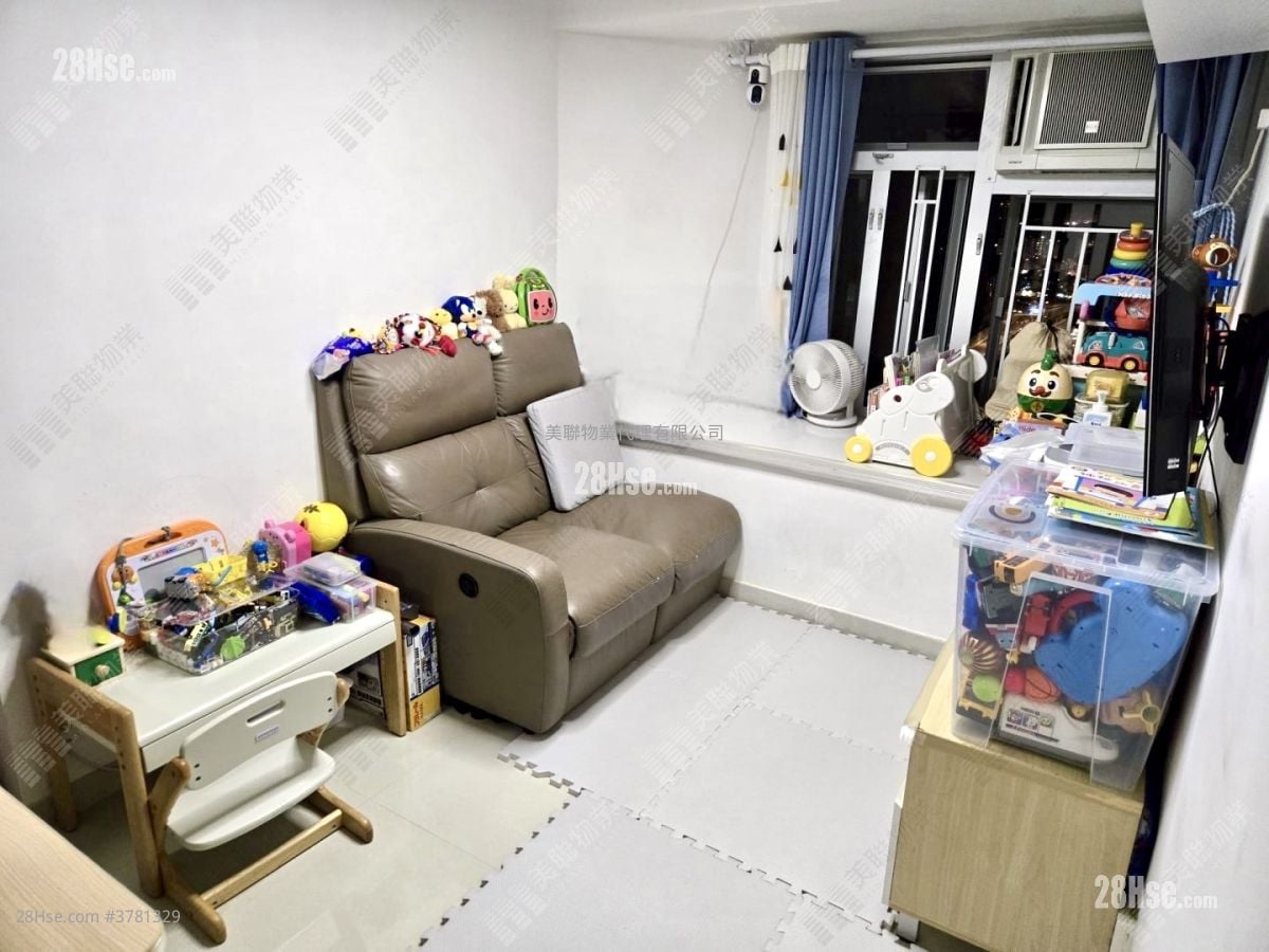 Hilton Plaza Sell 2 Bedrooms , 1 Bathroom 274 ft²