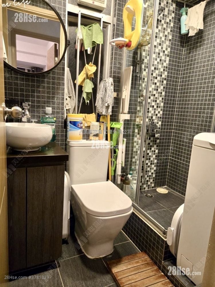 Hilton Plaza Sell 2 Bedrooms , 1 Bathroom 274 ft²