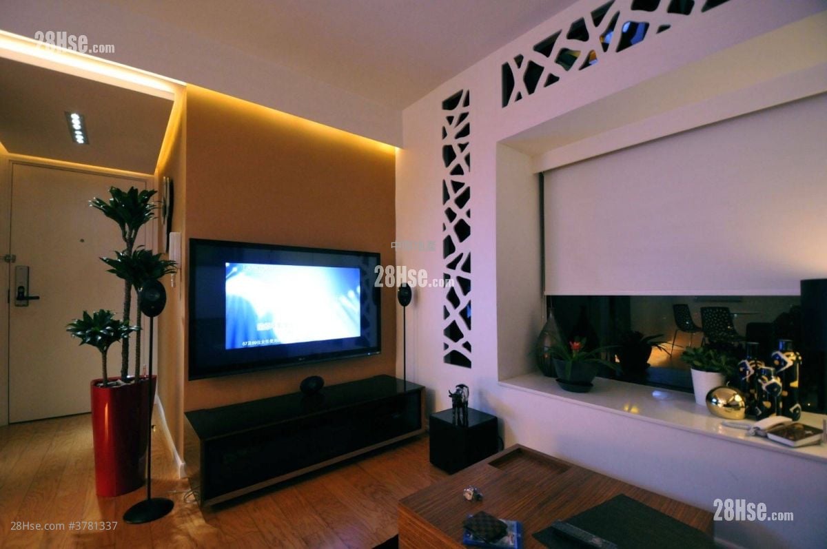 Sun Yuen Long Centre Sell 2 Bedrooms 466 ft²