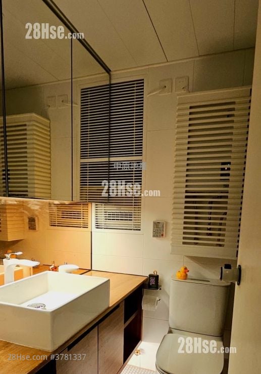 Sun Yuen Long Centre Sell 2 Bedrooms 466 ft²