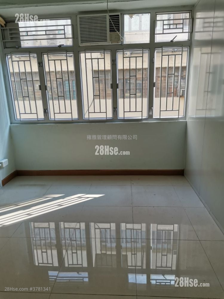 屯门工业中心 租盘 100 平方尺