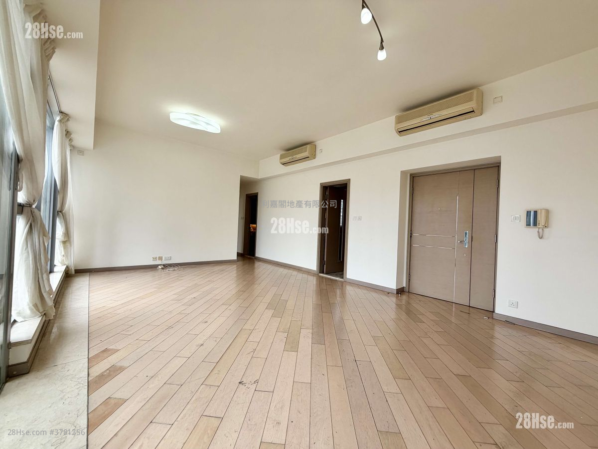 The Latitude Sell 4 Bedrooms , 1 Bathroom 1,333 ft²