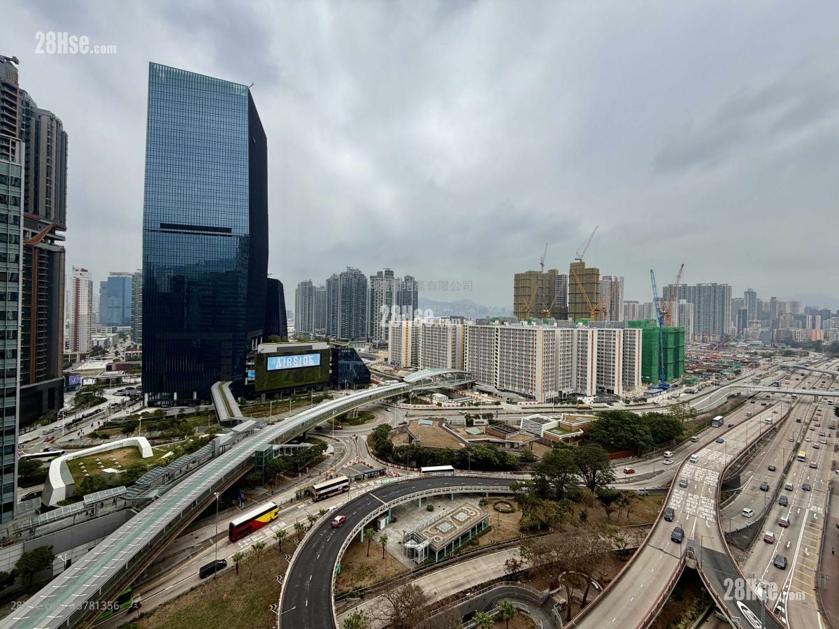 The Latitude Sell 4 Bedrooms , 1 Bathroom 1,333 ft²