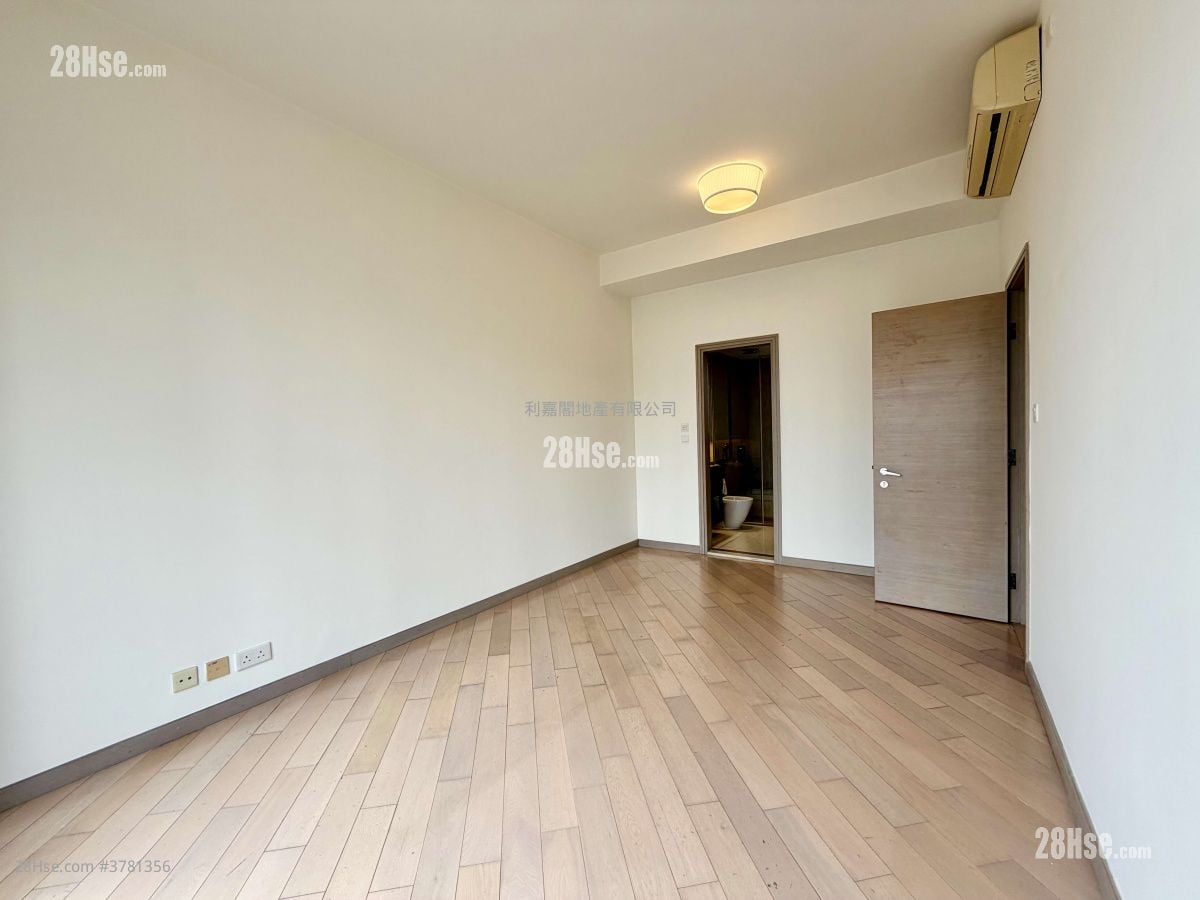 The Latitude Sell 4 Bedrooms , 1 Bathroom 1,333 ft²